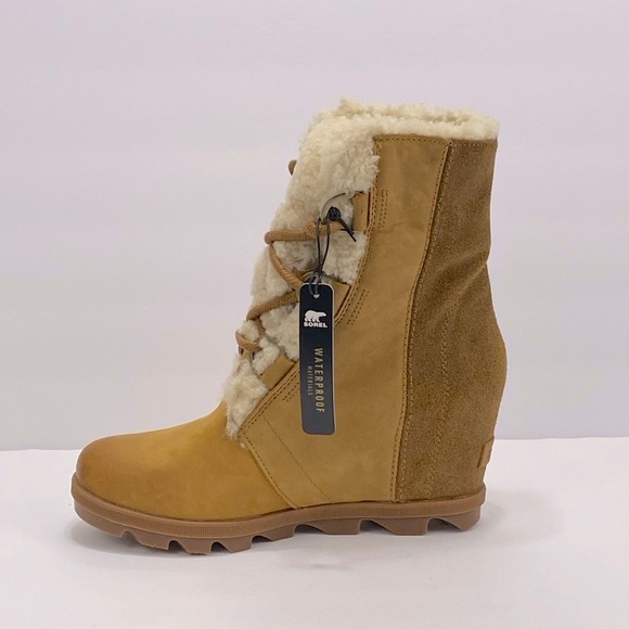 New Sorel
Joan Wedge II Shearling-Lined  Boots - Picture 6 of 16